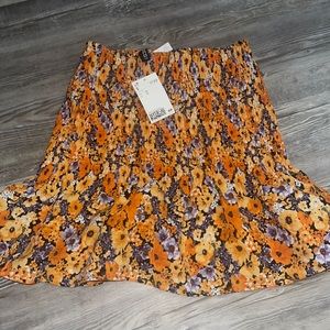 Hm high waisted skirt new with tags size xs